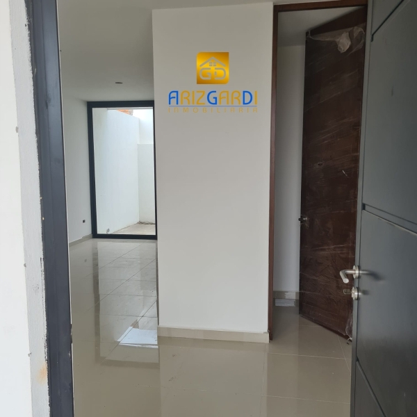 Venta Casa Nueva. Fracc. San Emilión.